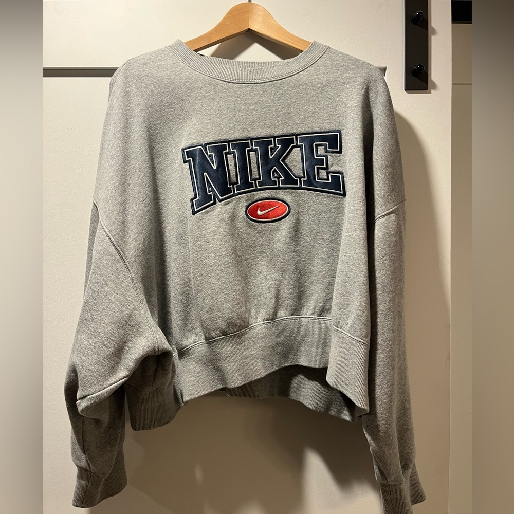 Nike Crewneck Sweatshirt - Size L